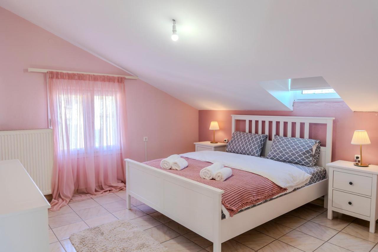Georgina'S Meteora Loft Apartment กาลัมปากา ภายนอก รูปภาพ