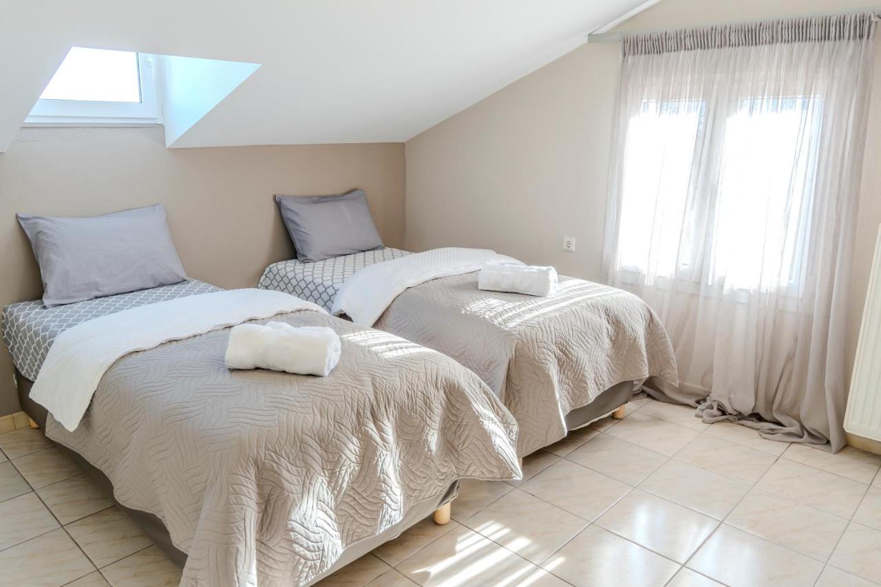 Georgina'S Meteora Loft Apartment กาลัมปากา ภายนอก รูปภาพ