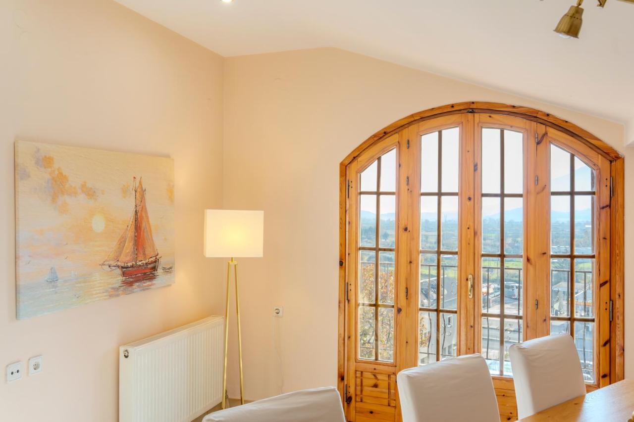 Georgina'S Meteora Loft Apartment กาลัมปากา ภายนอก รูปภาพ