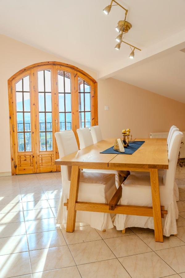 Georgina'S Meteora Loft Apartment กาลัมปากา ภายนอก รูปภาพ